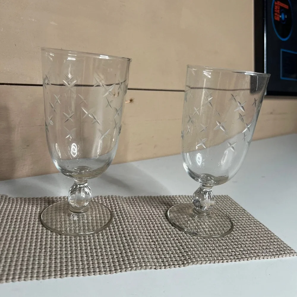 Vintage Etched Starburst Footed Water Goblets Clear Glass Set of 2 6.5